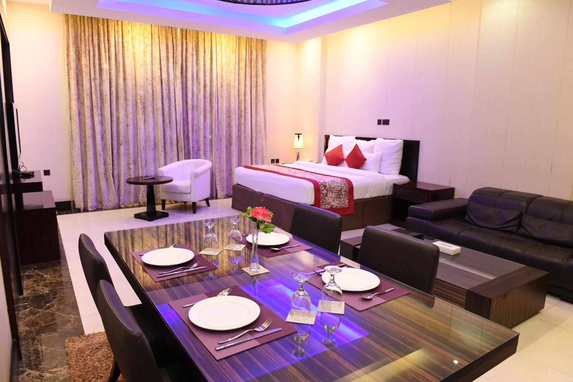 Ista Suites Seef Manama Exterior foto