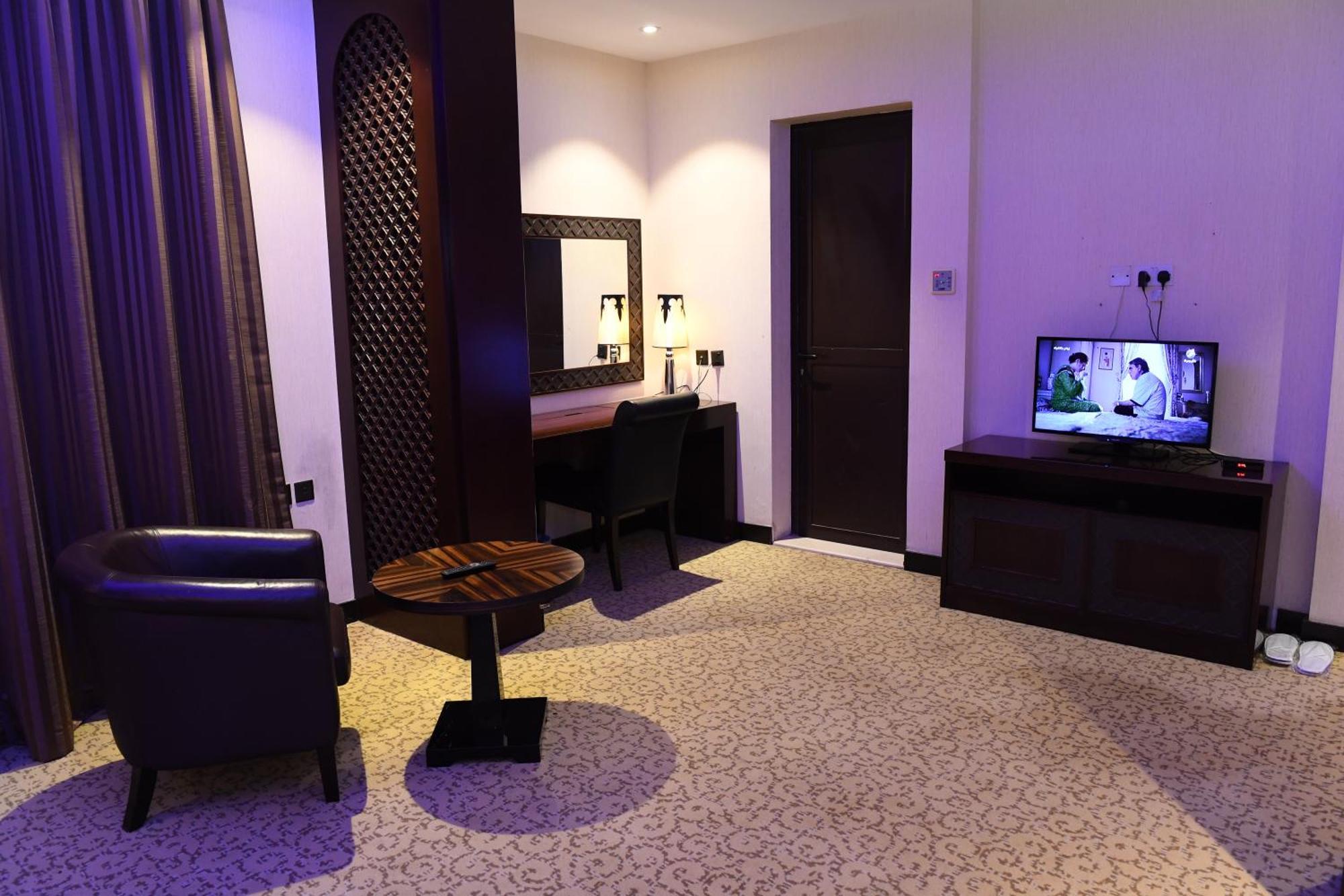 Ista Suites Seef Manama Exterior foto