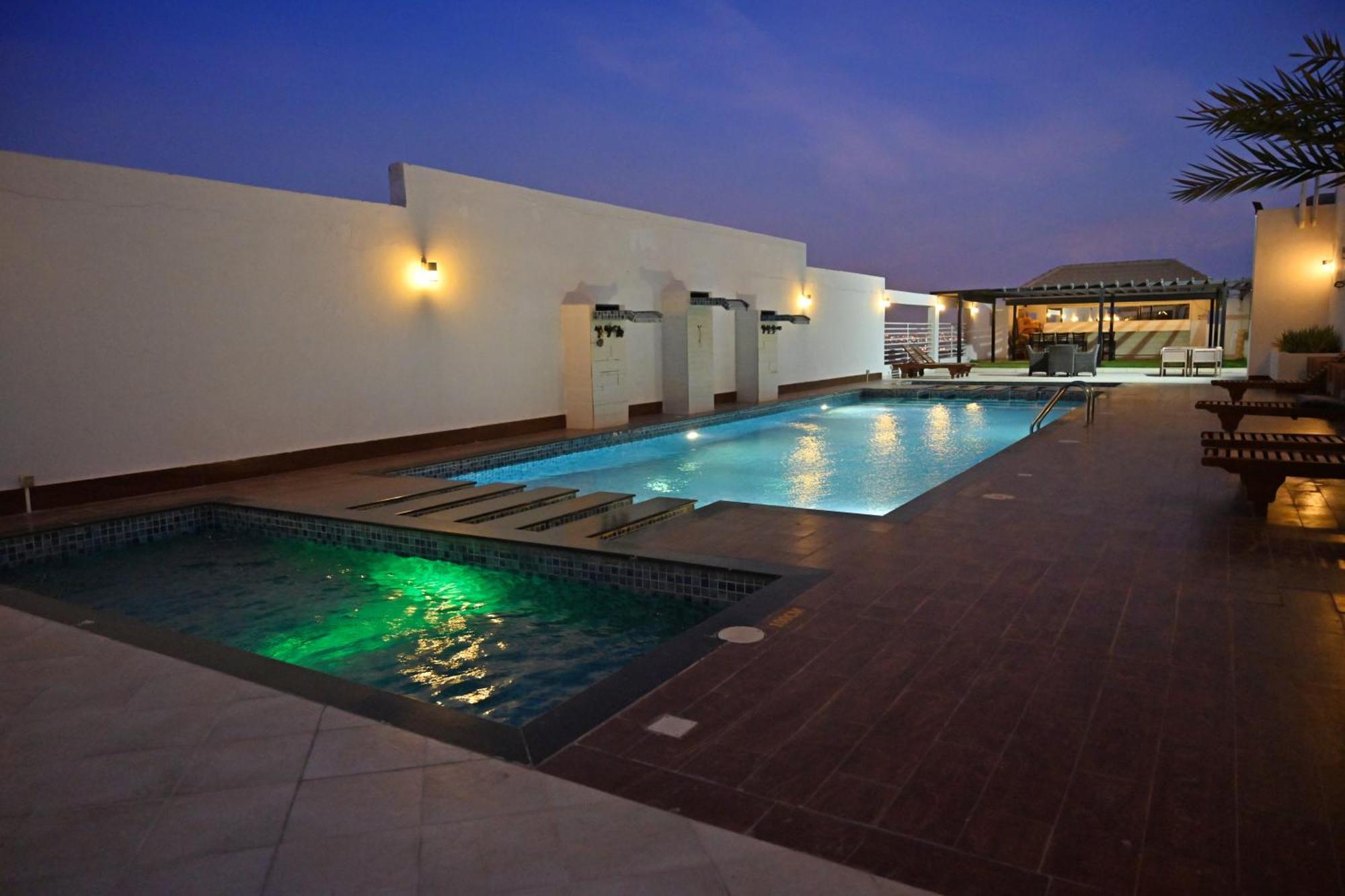 Ista Suites Seef Manama Exterior foto