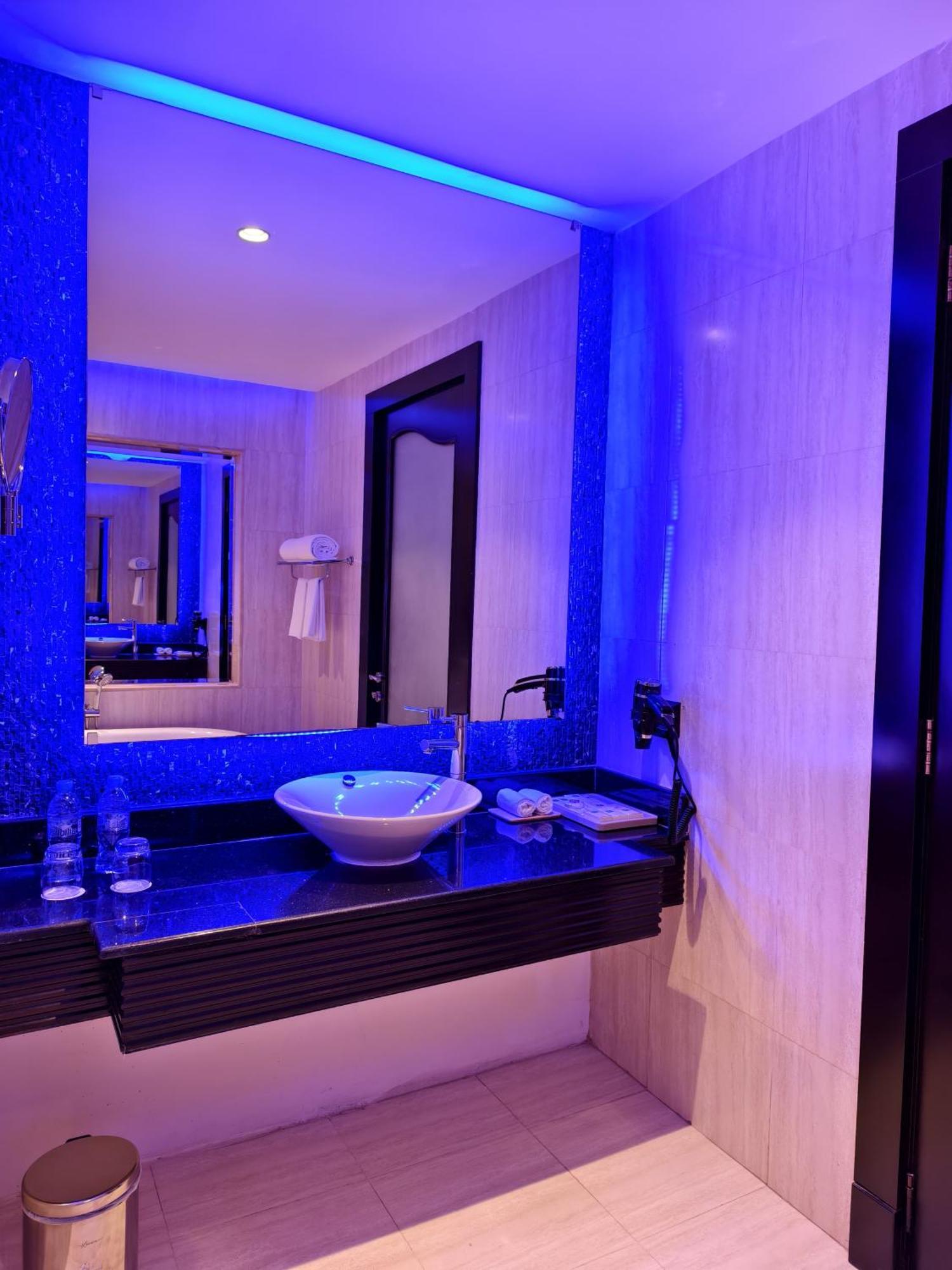 Ista Suites Seef Manama Exterior foto